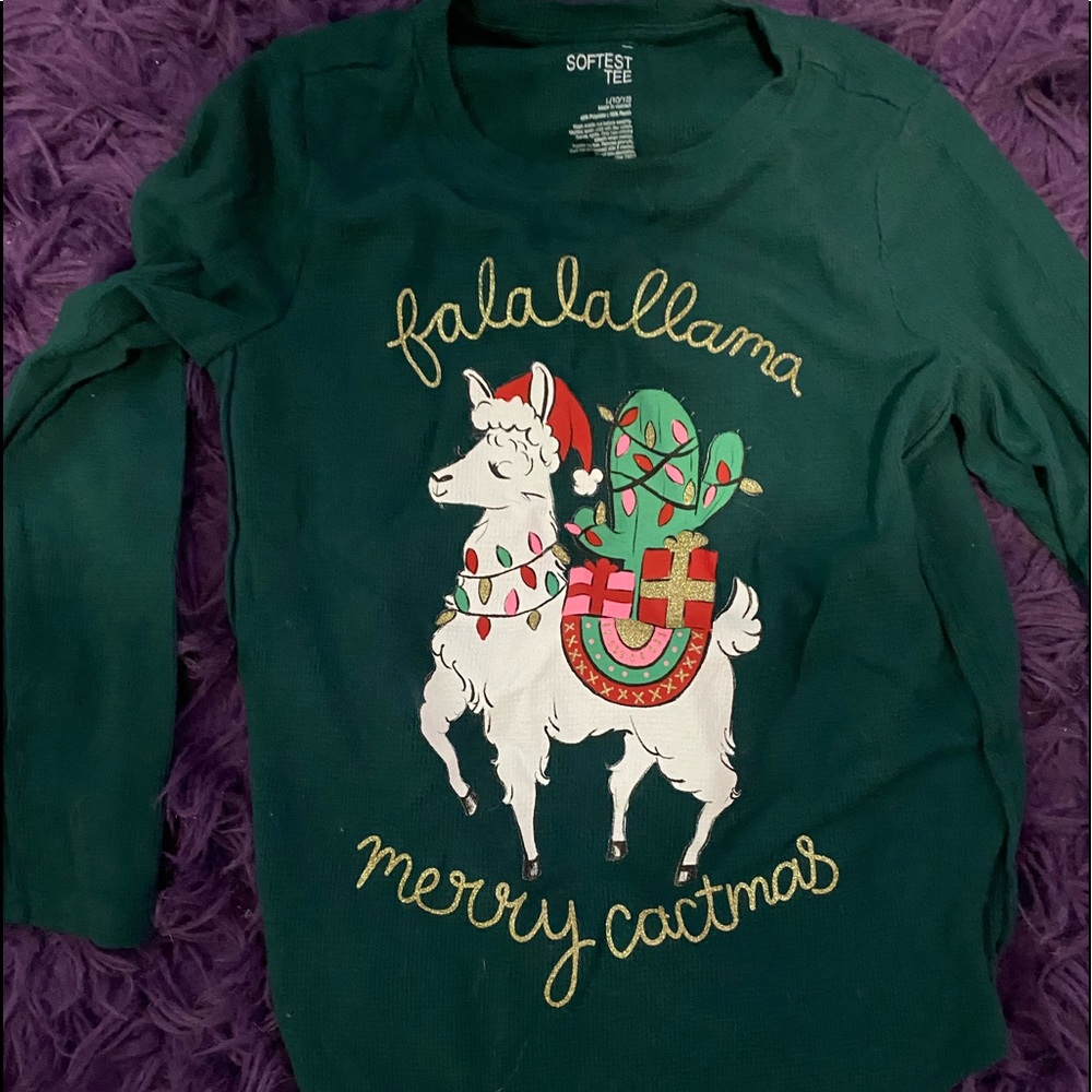 Green Xmas soft T-shirt.